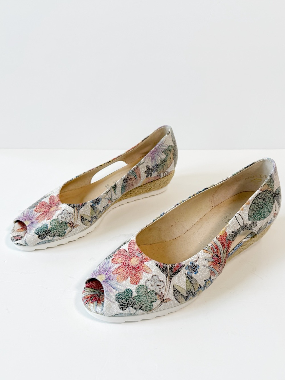 Gabor Woman White Floral Leather Peep Toe Jute Wedge Sandals US8 Classic Country